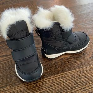 NWT never worn Sorel Whitney toddler size 4